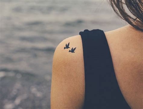 tatuajes pequeños tatuajes en el hombro para mujer|tatuajes hombro mujer.